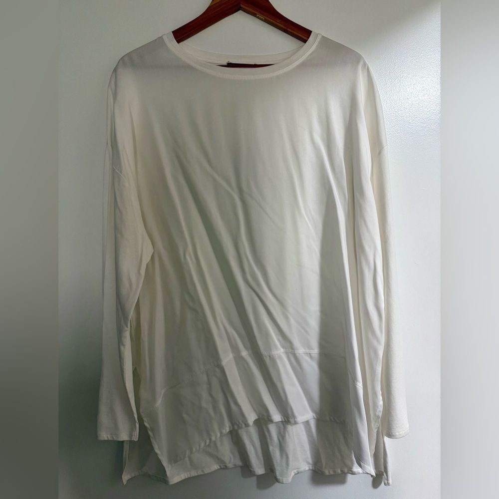 Zara White Long Sleeve Top with contrasting white trim bottom trim.  NEW.